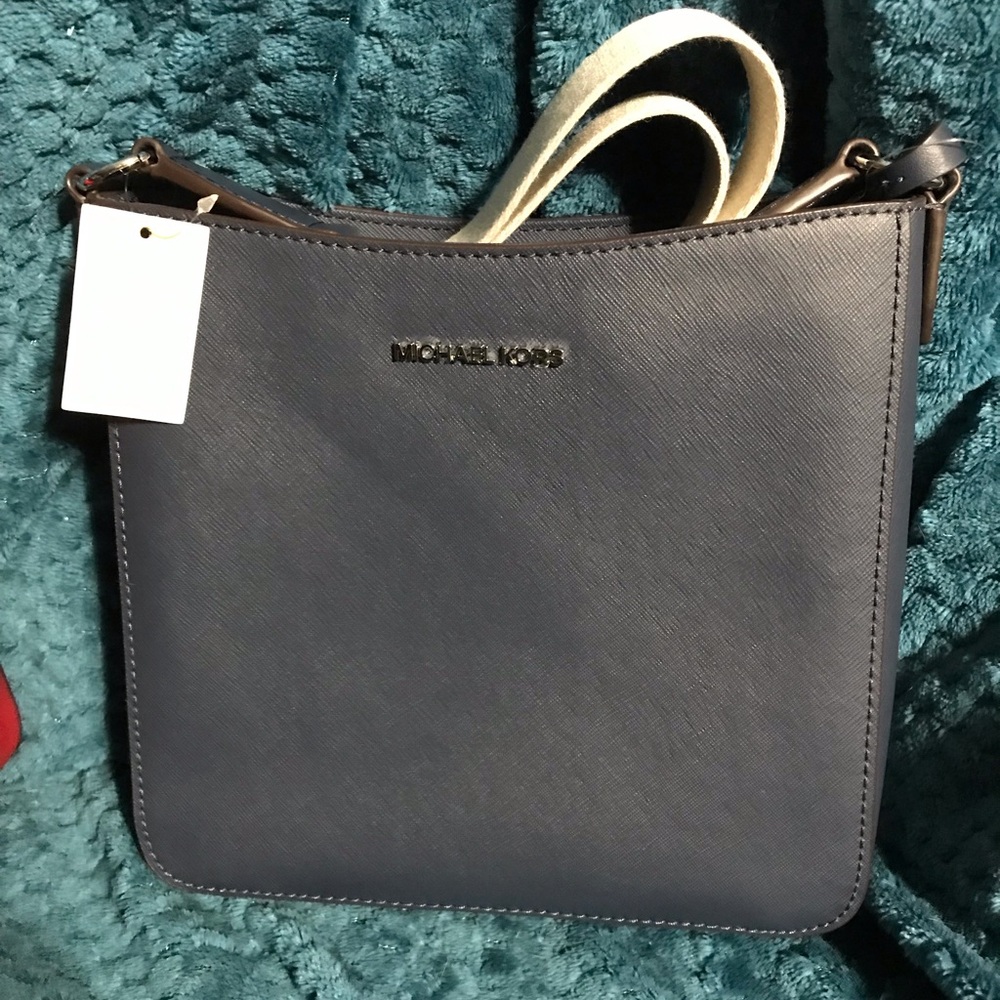 NWT MK Navy Jet Set Messenger Crossbody bag